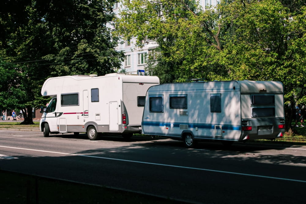 can you park a travel trailer on the street