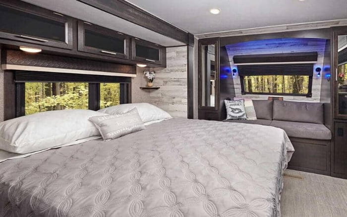 what travel trailer has a king size bed