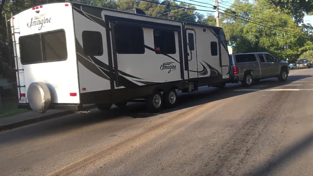 how to back a travel trailer into a driveway