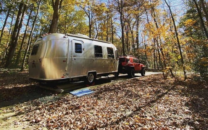 who is the best travel trailer manufacturer